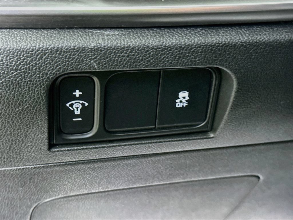 Certified 2025 Kia Sorento S AWD/4WD image 20