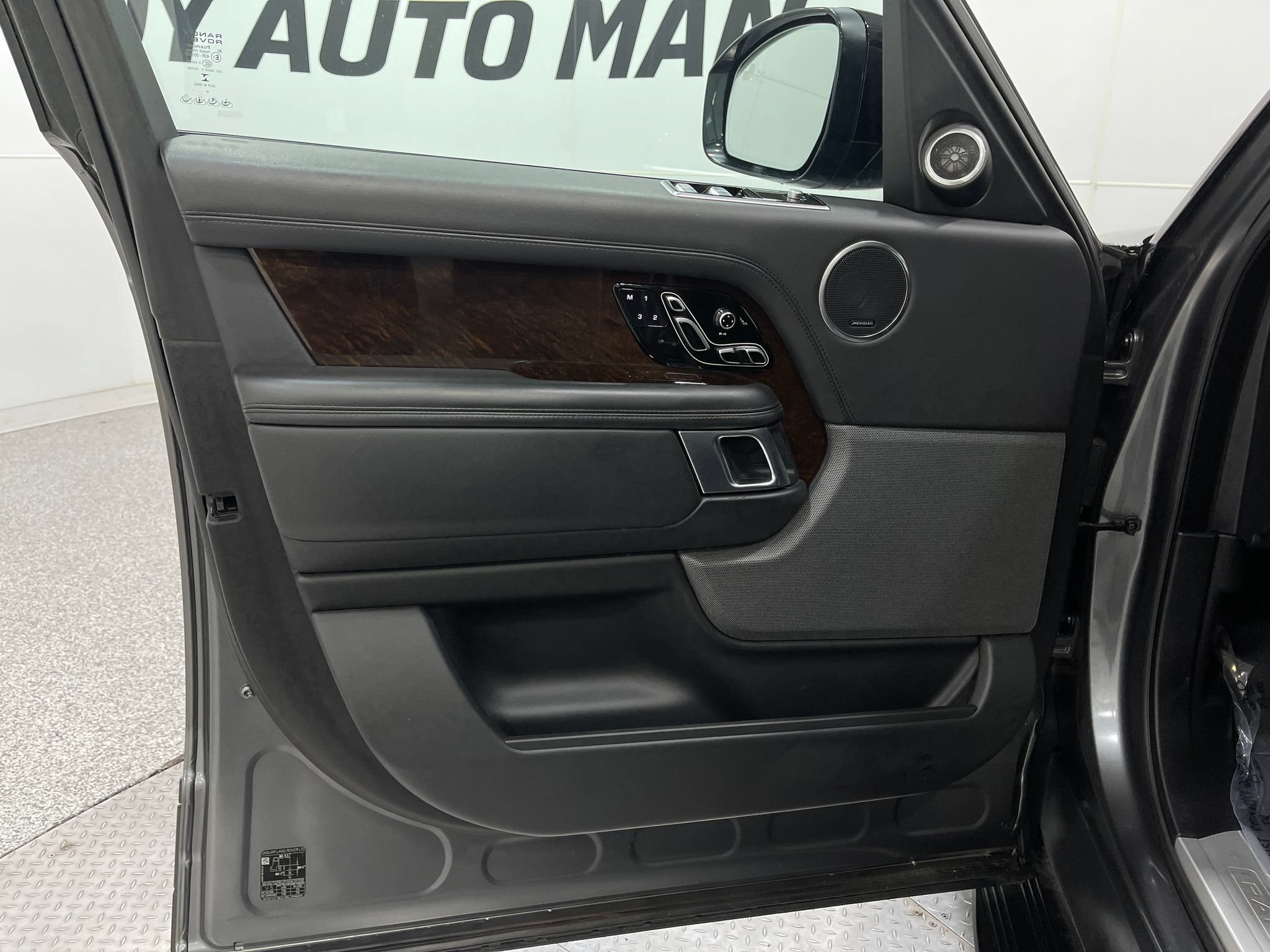 Used 2019 Land Rover Range Rover Supercharged AWD/4WD image 15