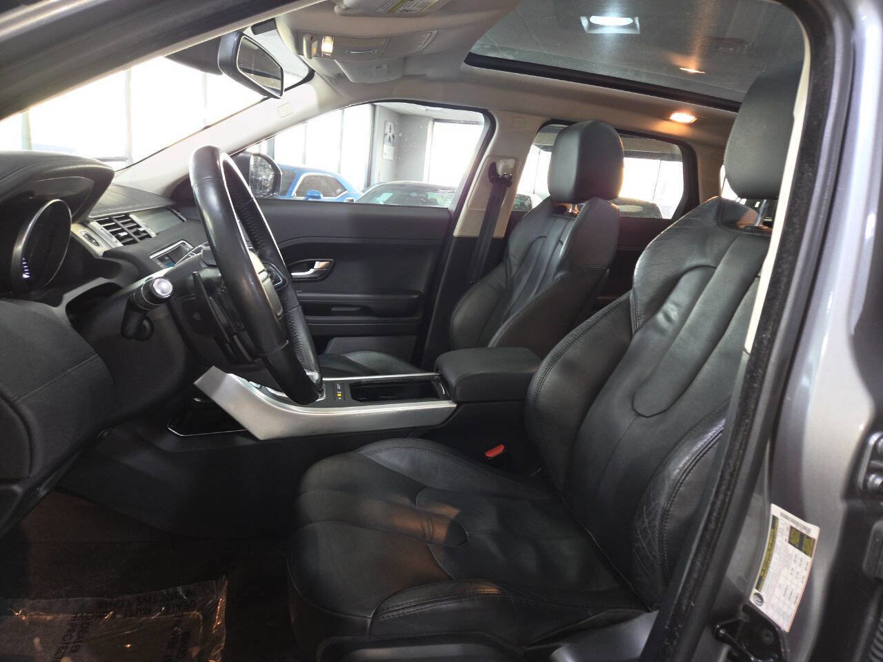 Used 2015 Land Rover Range Rover Evoque Pure Plus AWD/4WD image 18