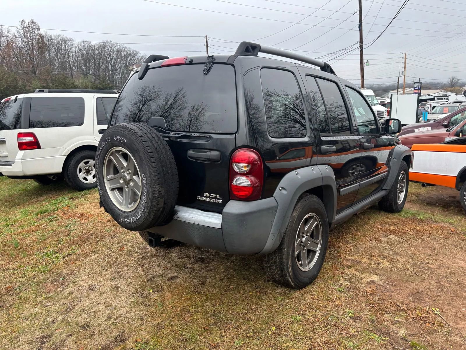 Used 2005 Jeep Liberty Renegade image 17
