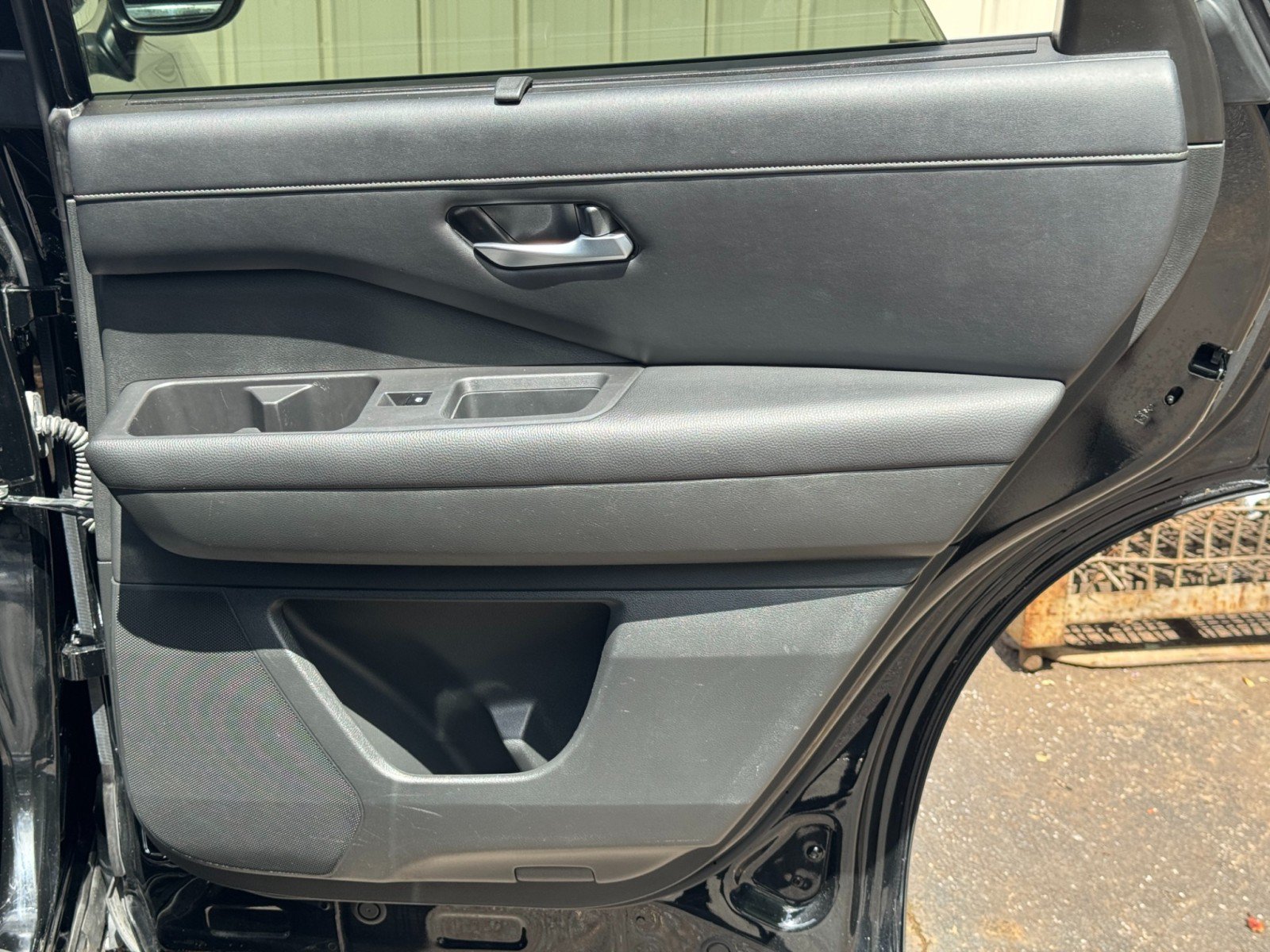Used 2022 Nissan Pathfinder SL FWD image 43