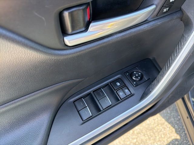 Used 2023 Toyota RAV4 XLE Premium image 12