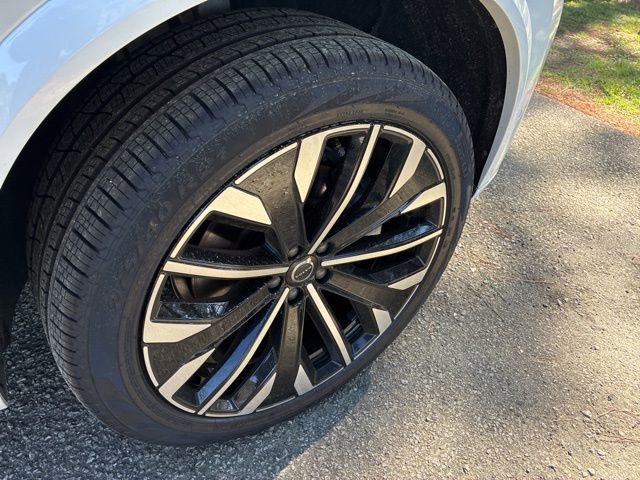 New 2026 Volvo XC90 B6 Plus w/ Protection Package Premier AWD/4WD image 18