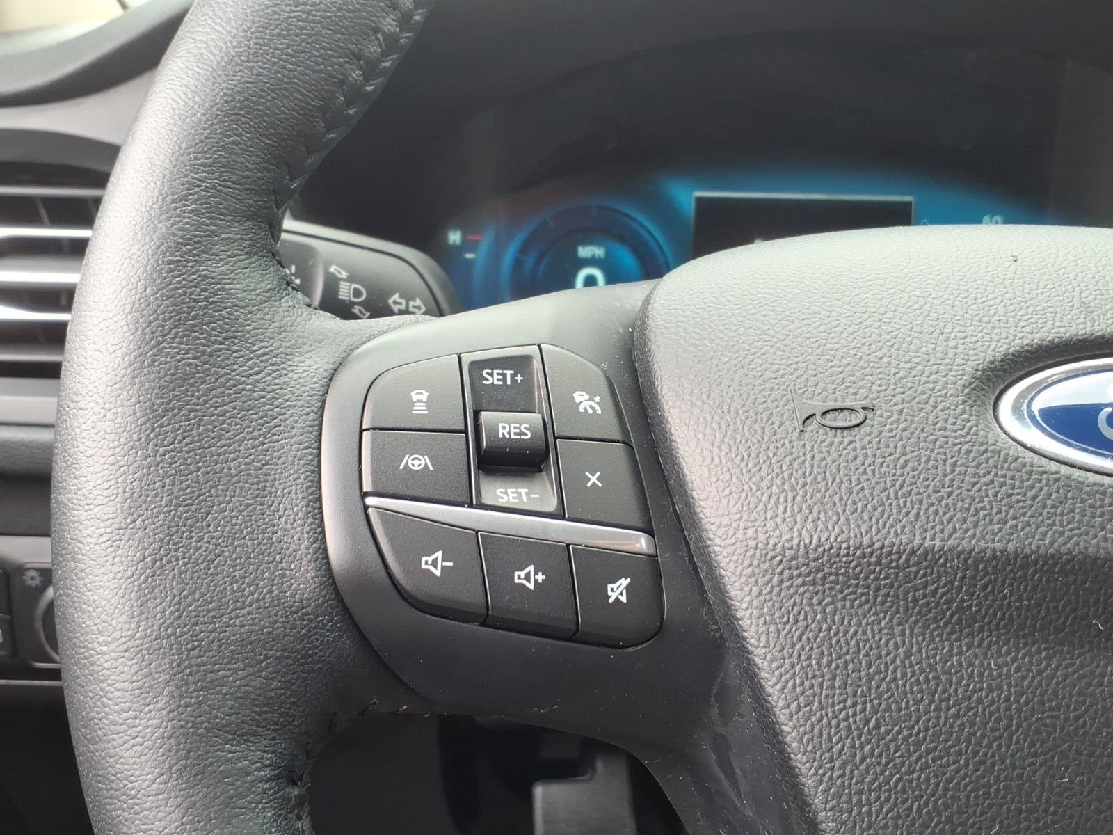 Used 2020 Ford Escape Titanium AWD/4WD image 16