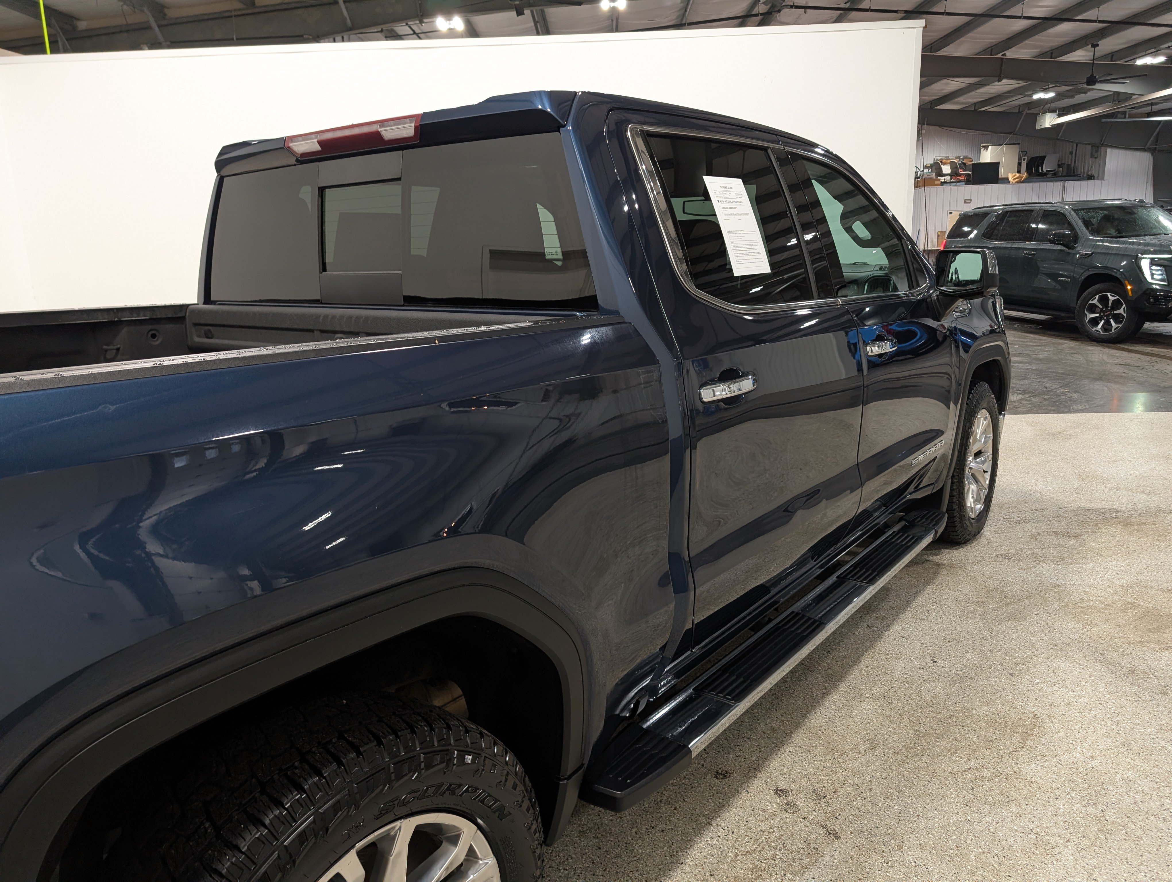 Used 2022 GMC Sierra 1500 SLT w/ SLT Premium Package AWD/4WD image 3