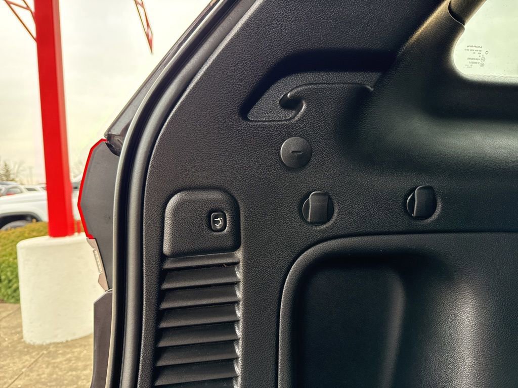 Used 2021 Jeep Grand Cherokee Limited w/ Luxury Group II image 25