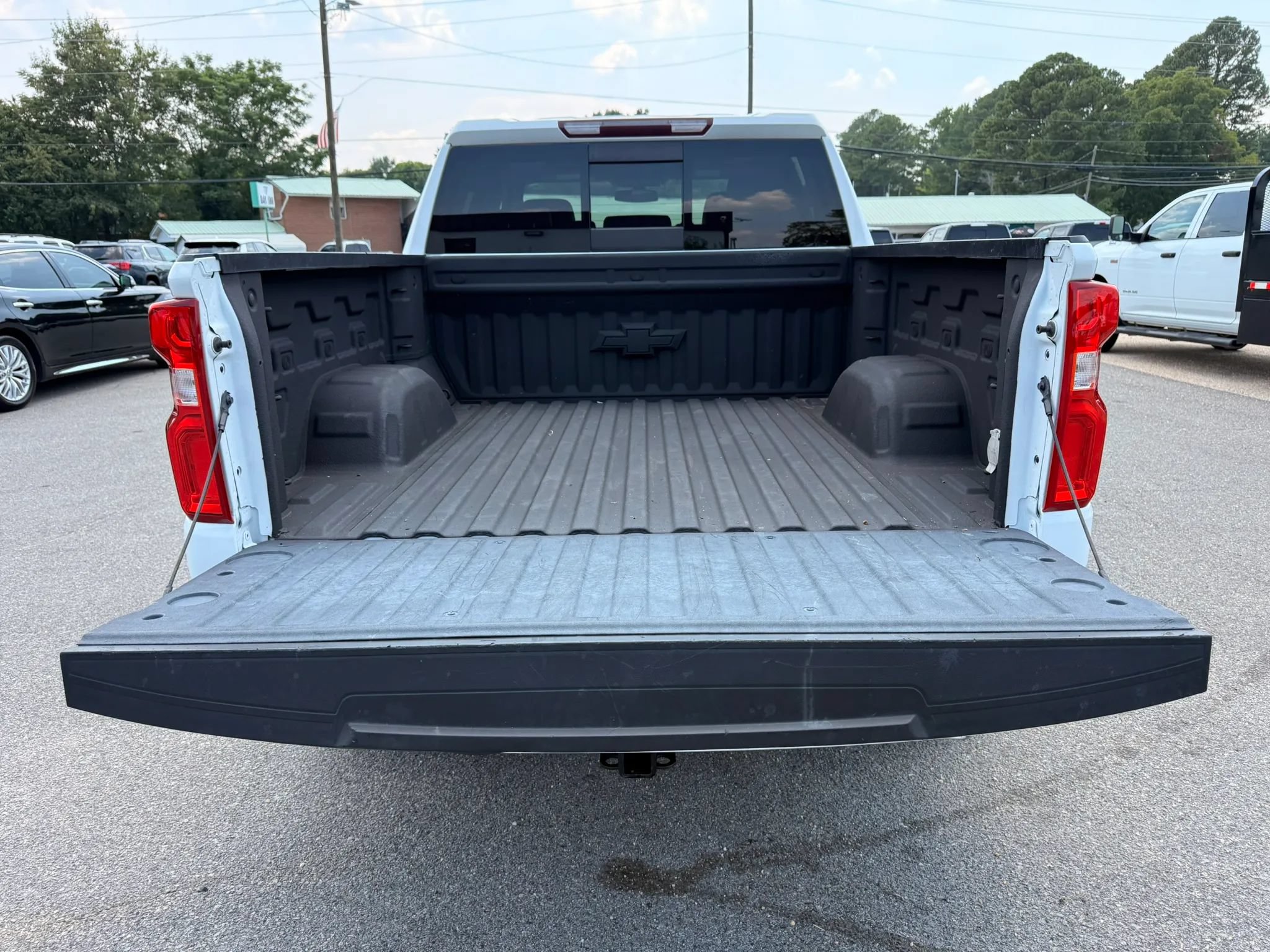Used 2021 Chevrolet Silverado 1500 LTZ AWD/4WD image 11