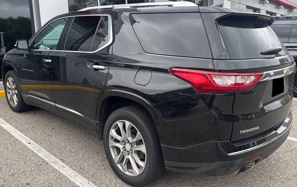 Used 2018 Chevrolet Traverse Premier w/ Driver Confidence II Package FWD image 4
