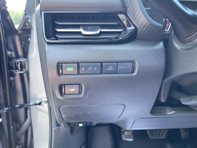 Used 2024 Nissan Sentra SR w/ Trunk Package FWD image 17