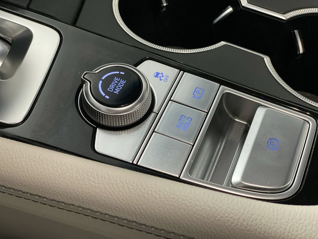 Used 2023 Genesis G70 2.0T AWD/4WD image 41