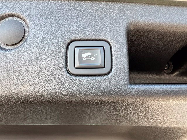 Used 2018 Chevrolet Equinox LT FWD image 27