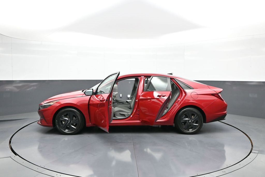 Certified 2021 Hyundai Elantra SEL image 42