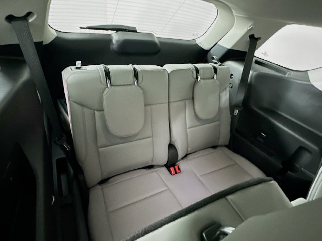 New 2026 Ford Explorer Active w/ Active Comfort Package AWD/4WD image 32