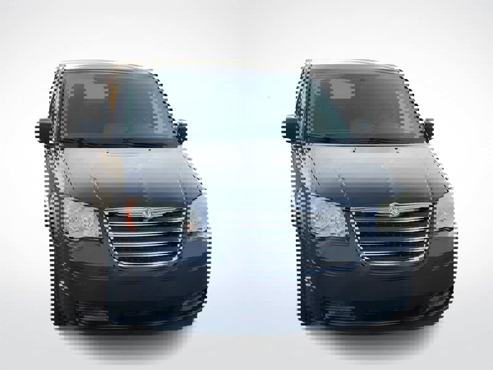 Used 2009 Chrysler Town & Country LX image 3