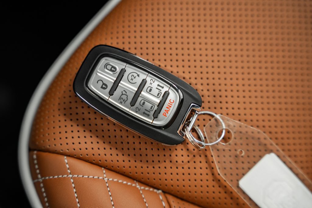 New 2026 Chrysler Pacifica Pinnacle FWD image 39