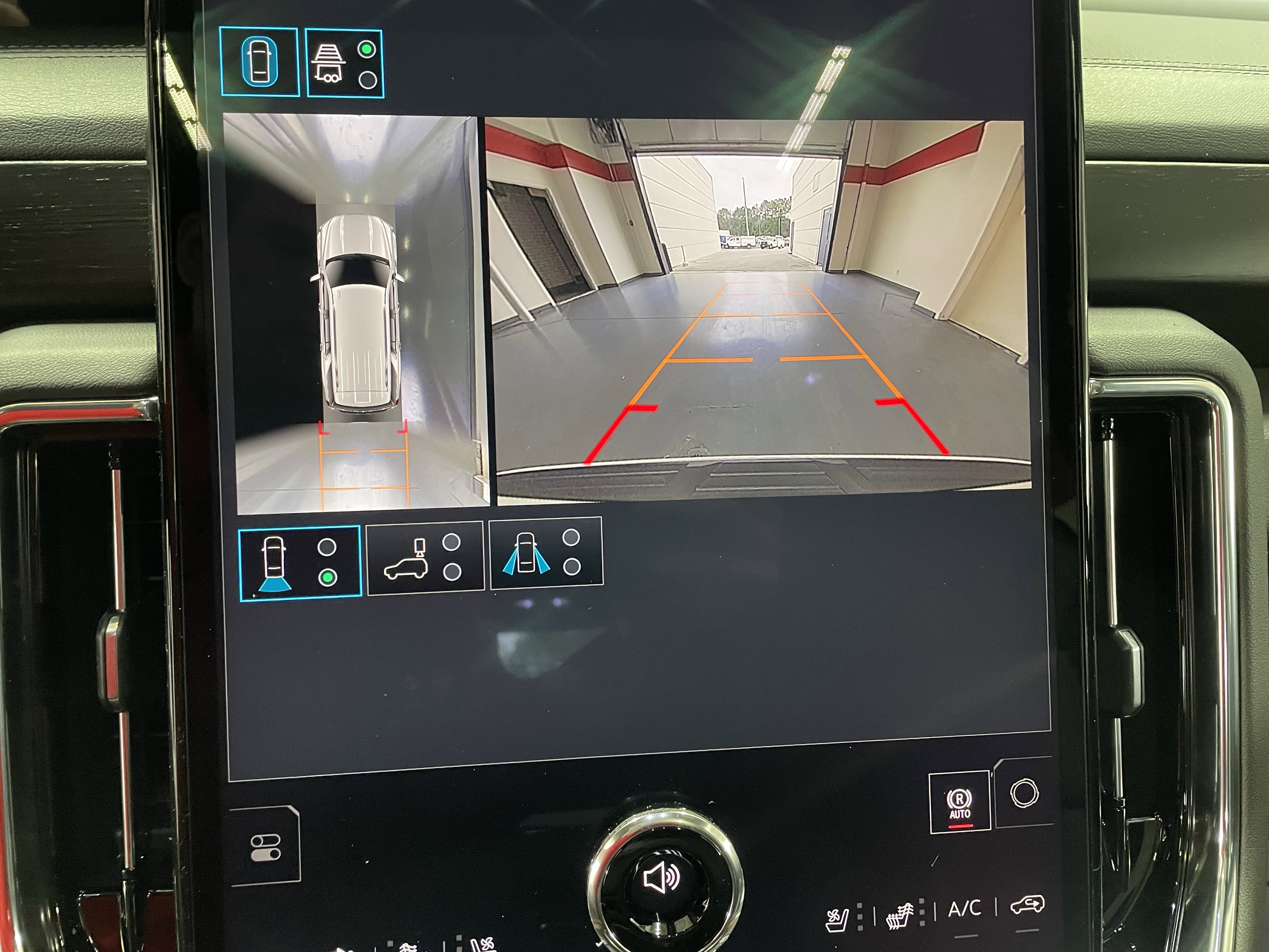 New 2026 GMC Yukon Denali w/ Sun & Power Step Package image 23