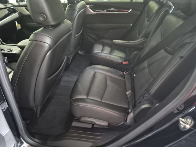 Certified 2025 Cadillac XT6 Premium Luxury w/ LPO, Floor Liner Package AWD/4WD image 28