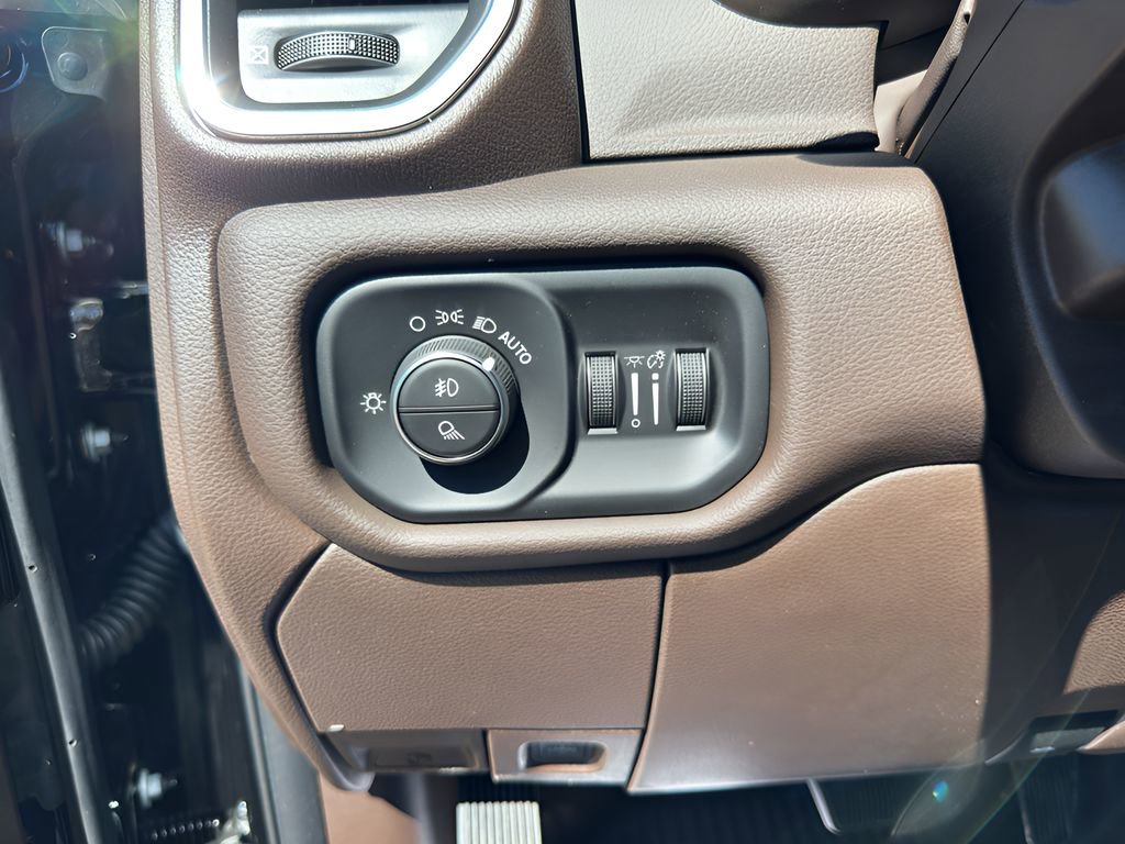 New 2025 RAM 3500 Laramie image 9