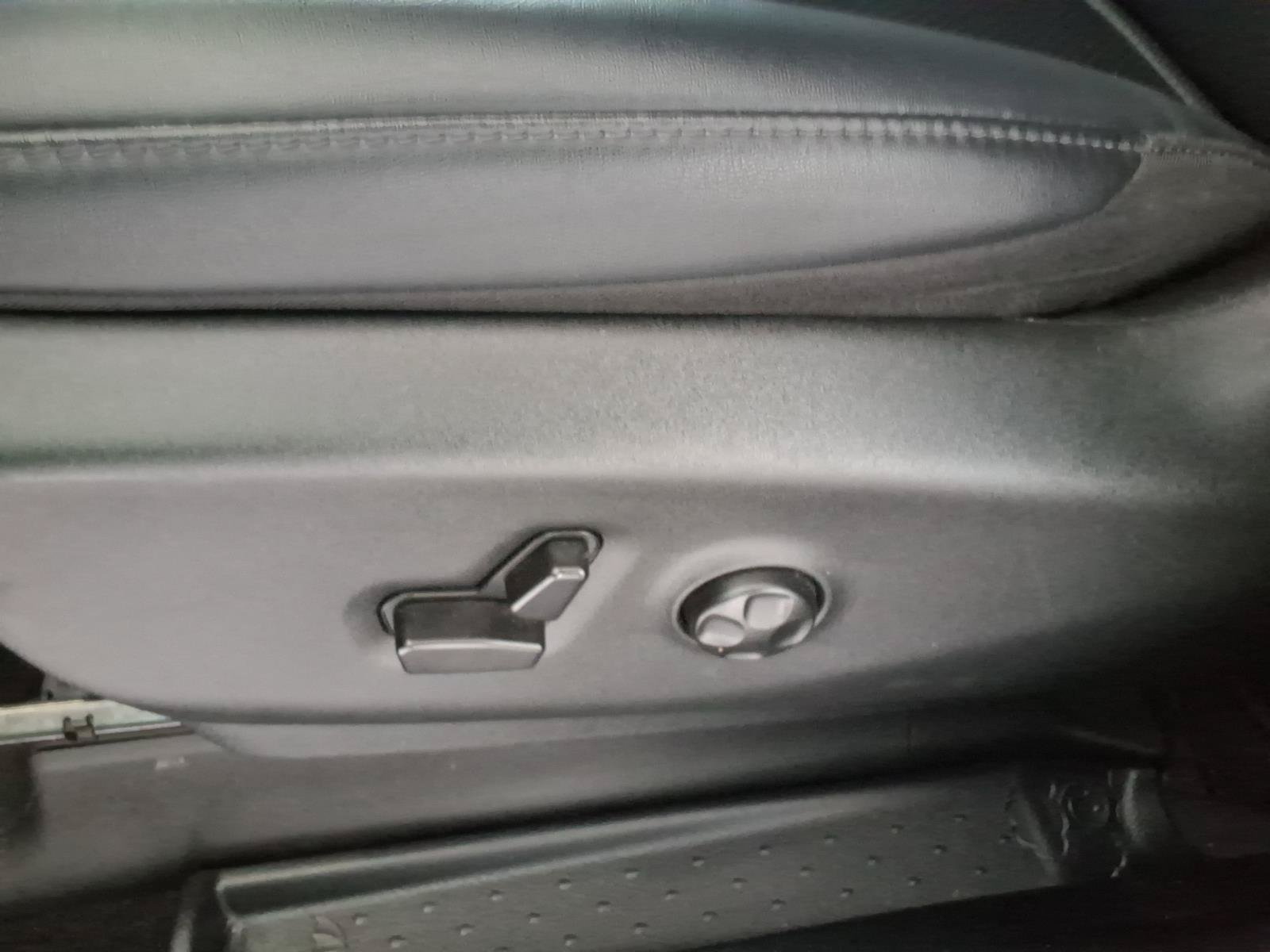 Used 2025 Chrysler Pacifica Select FWD image 19