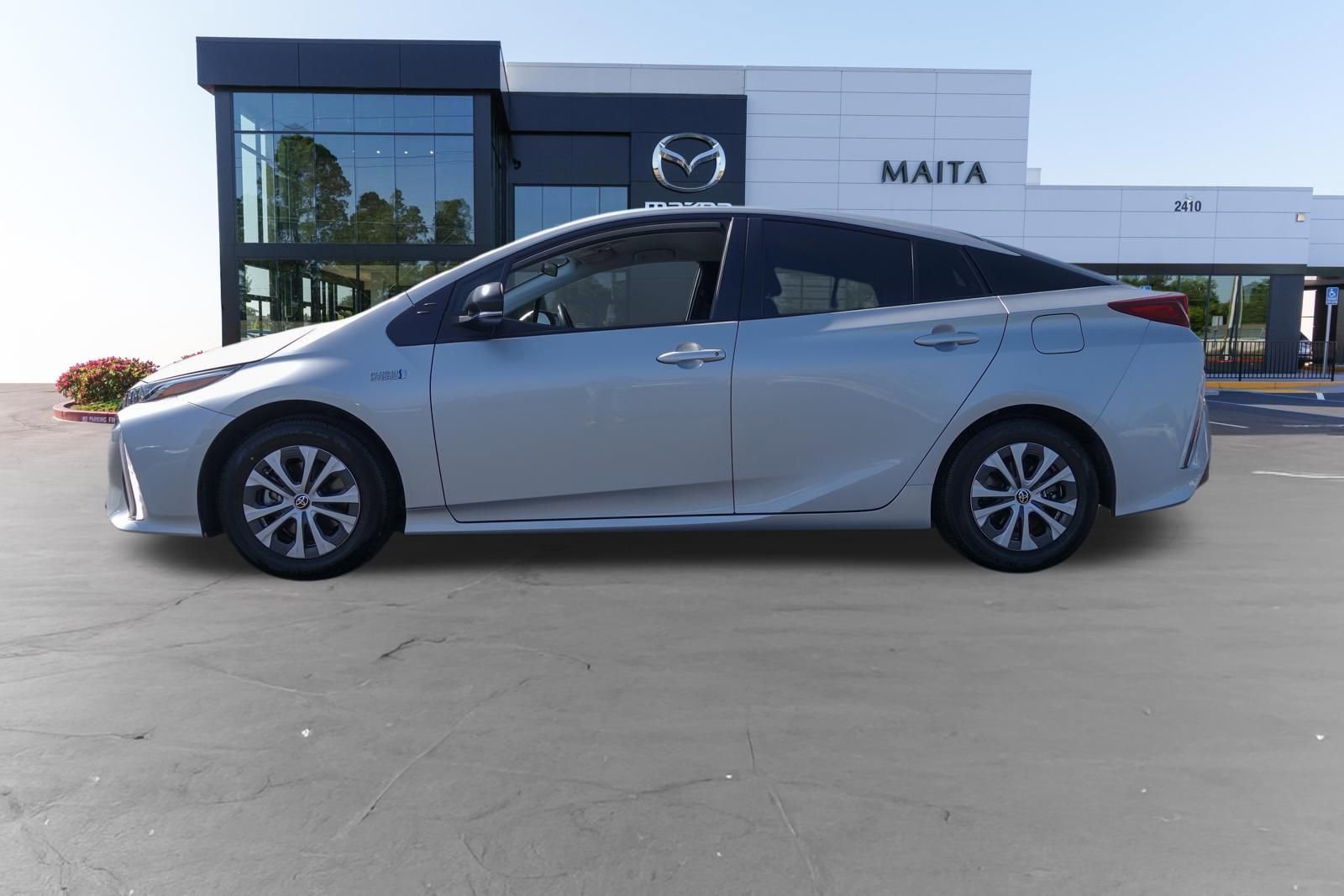 Used 2022 Toyota Prius Prime XLE FWD image 6