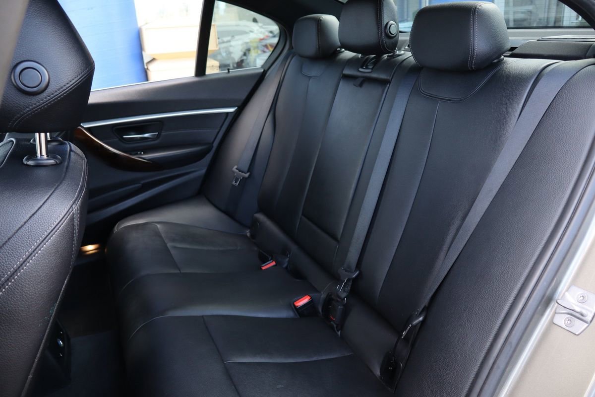 Used 2016 BMW 340i xDrive Sedan AWD/4WD image 13