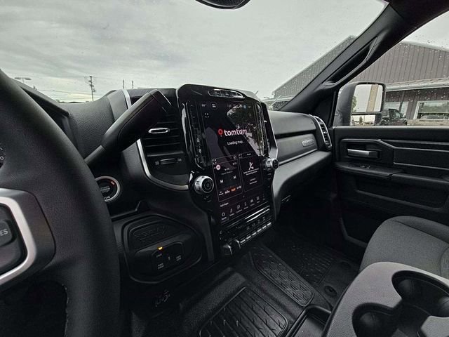 Used 2025 RAM 5500 4x4 Crew Cab image 7