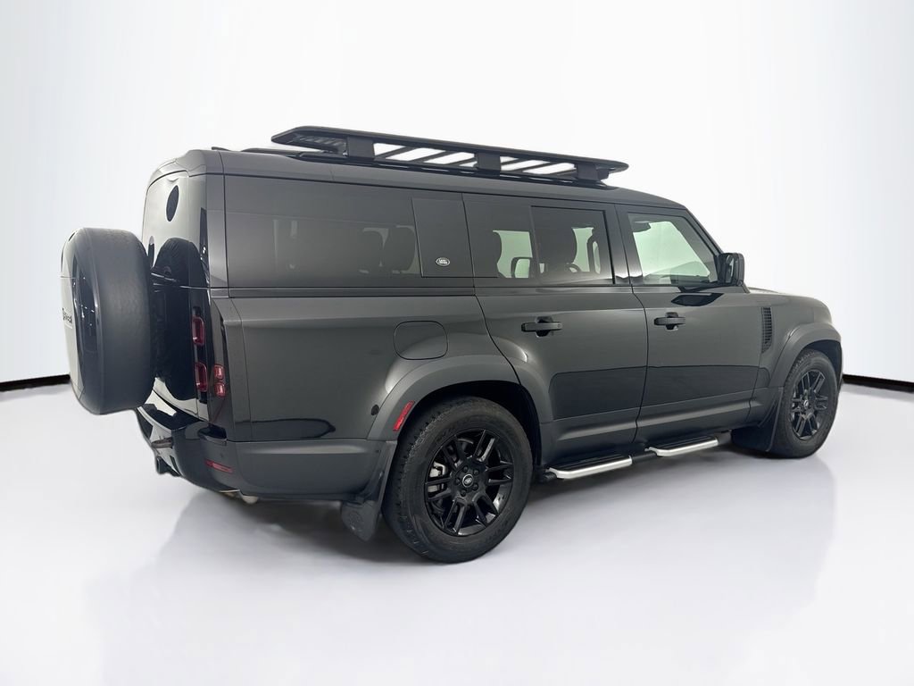 Used 2023 Land Rover Defender 130 SE image 5