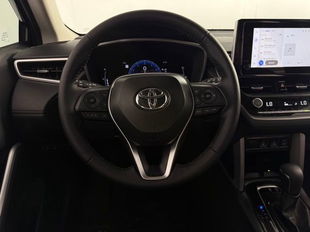 Used 2025 Toyota Corolla Cross XLE w/ Convenience Package image 43