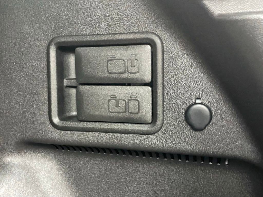 Certified 2023 Chevrolet Equinox LT image 17