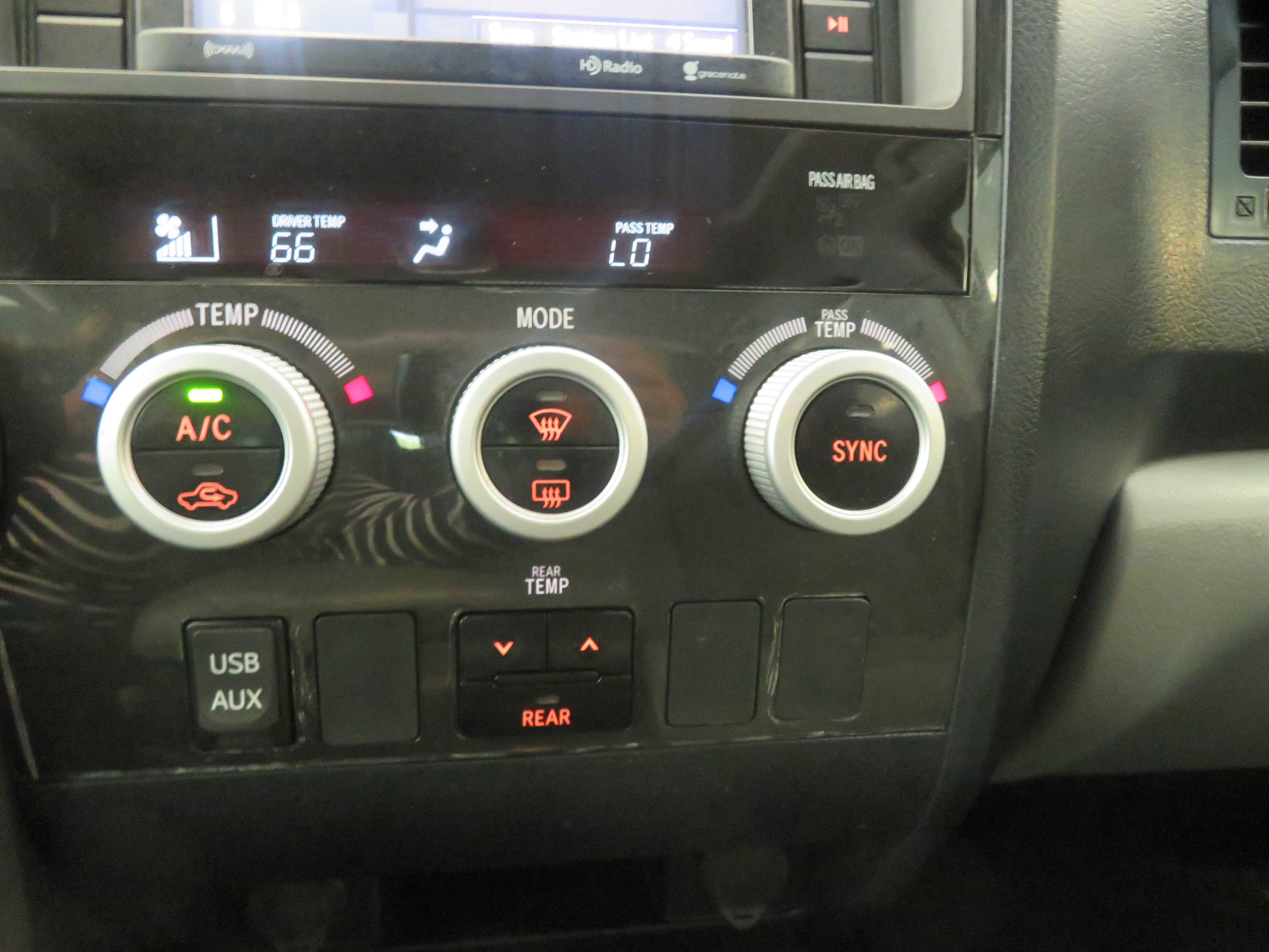 Used 2019 Toyota Sequoia SR5 AWD/4WD image 39