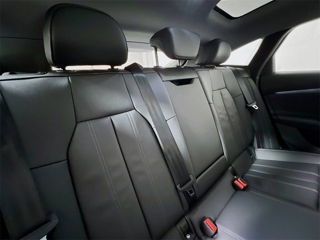 New 2025 Audi A6 e-tron Premium image 22