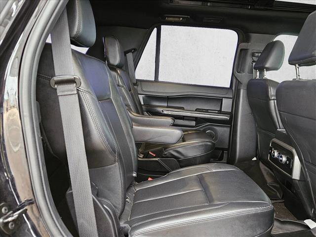 Used 2021 Ford Expedition XLT image 15