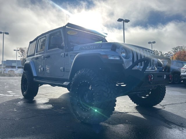 Used 2018 Jeep Wrangler Unlimited Sahara image 3