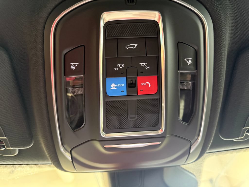 New 2026 Jeep Grand Cherokee Altitude AWD/4WD image 29