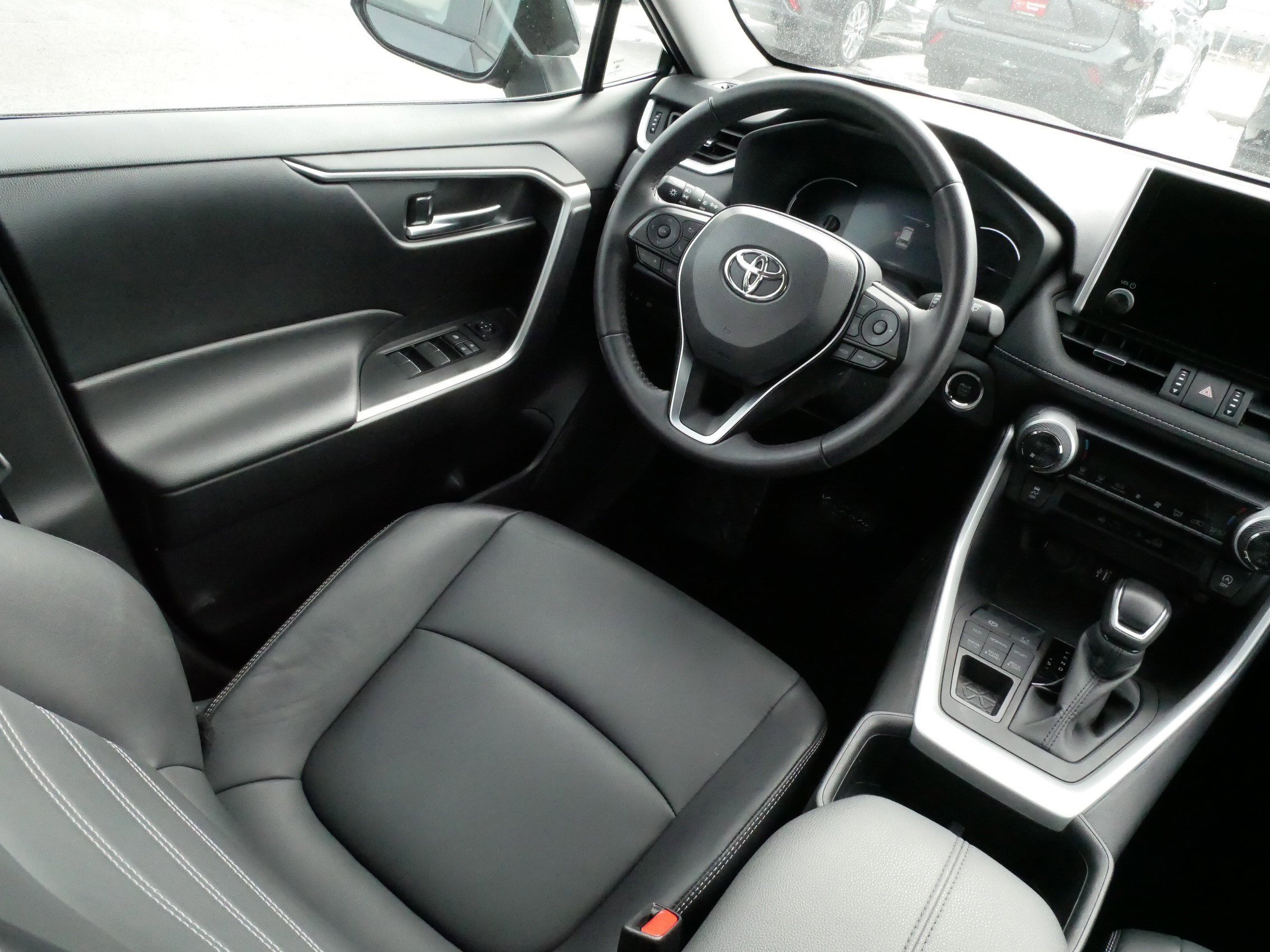 Certified 2025 Toyota RAV4 XLE Premium image 9