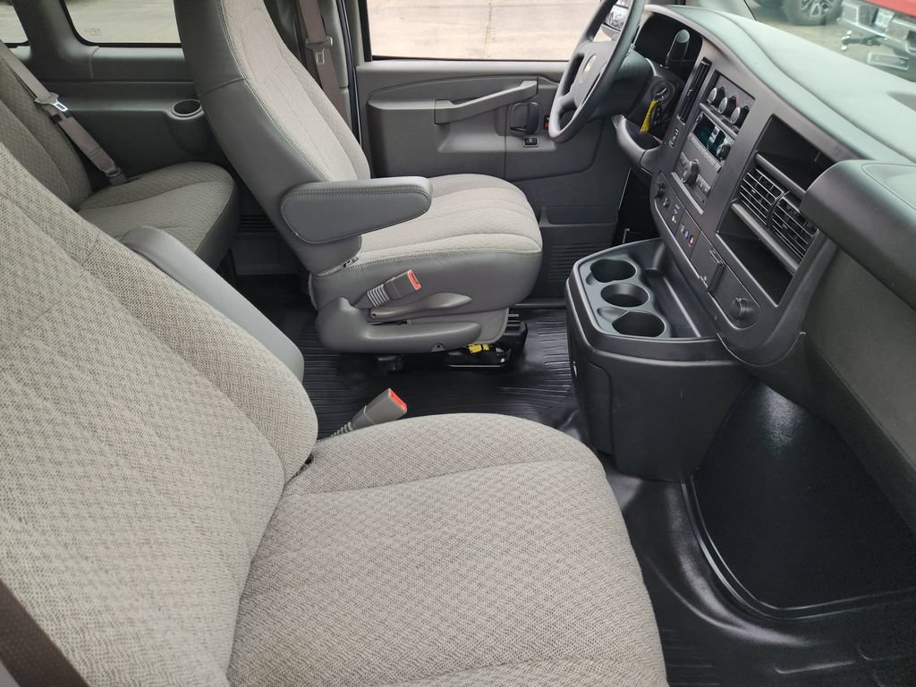 Used 2025 Chevrolet Express 3500 LS RWD image 14