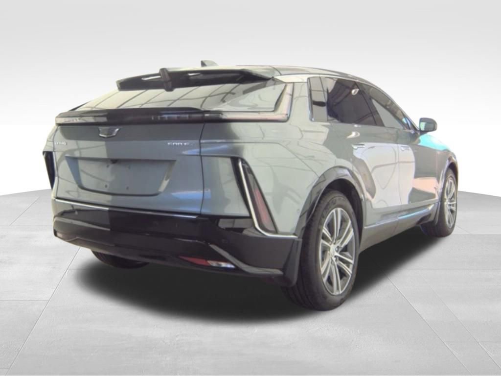 Used 2024 Cadillac Lyriq Luxury w/ LPO, Floor Liner Package AWD/4WD image 11