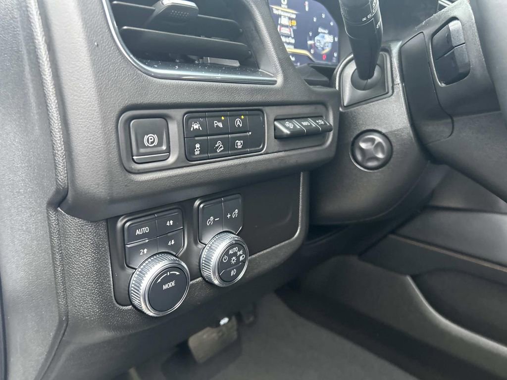 Used 2024 GMC Yukon AT4 w/ Technology Package image 24