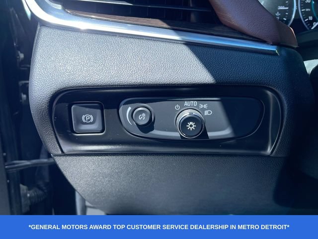Used 2019 Buick Enclave Avenir w/ Avenir Technology Package AWD/4WD image 18