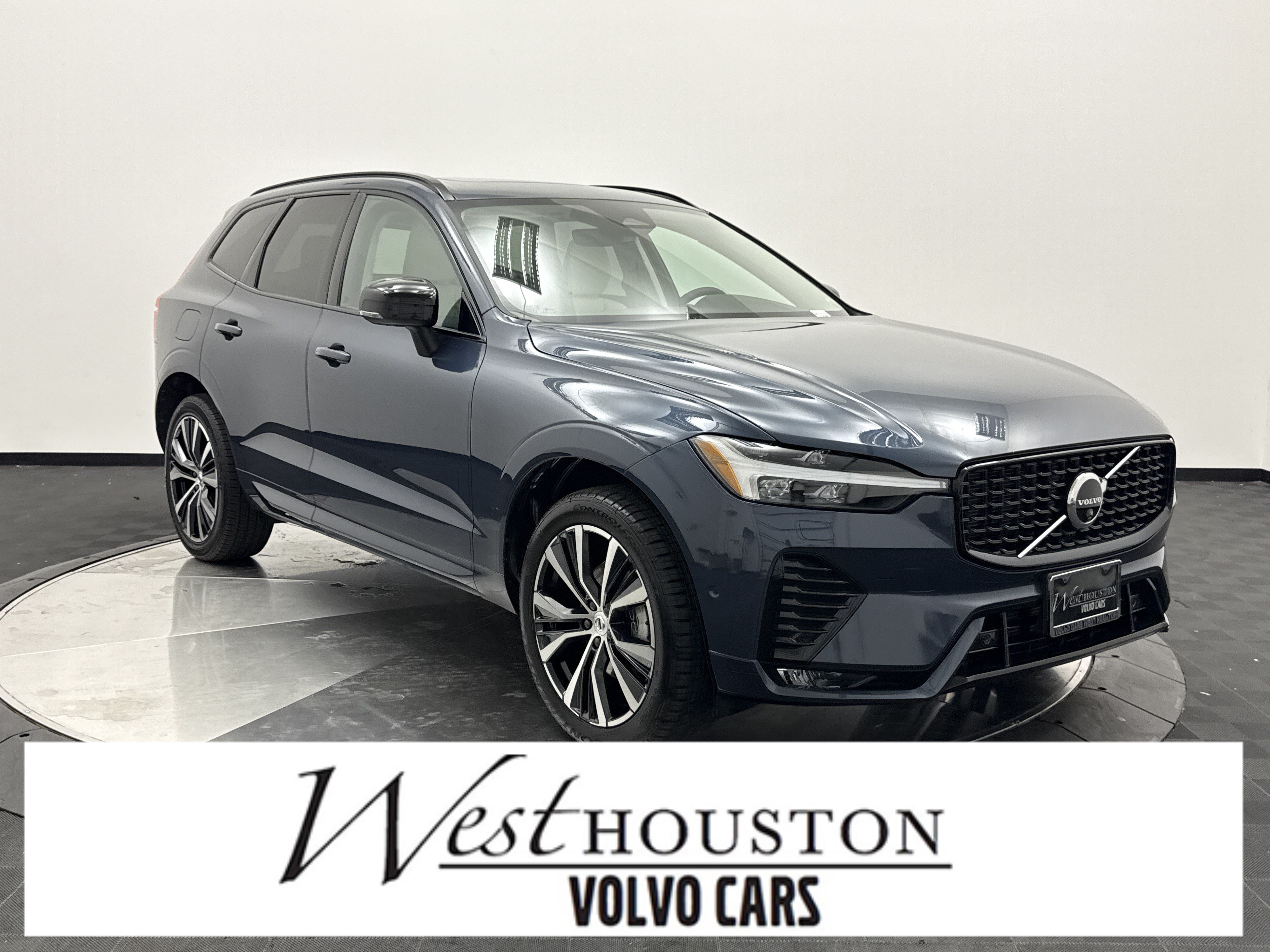 Used 2024 Volvo XC60 B5 Plus w/ Protection Package Premier AWD/4WD image 1