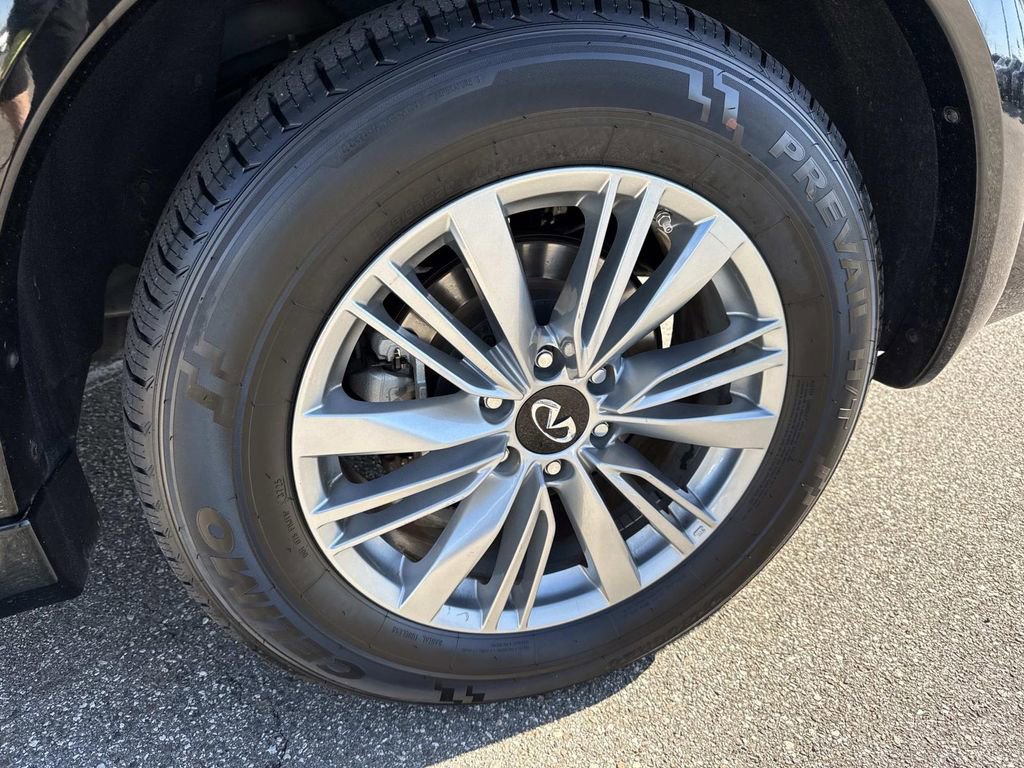 Used 2024 INFINITI QX80 Luxe image 11