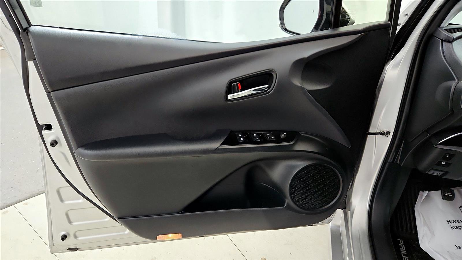 Used 2018 Toyota Prius Prime Premium image 22