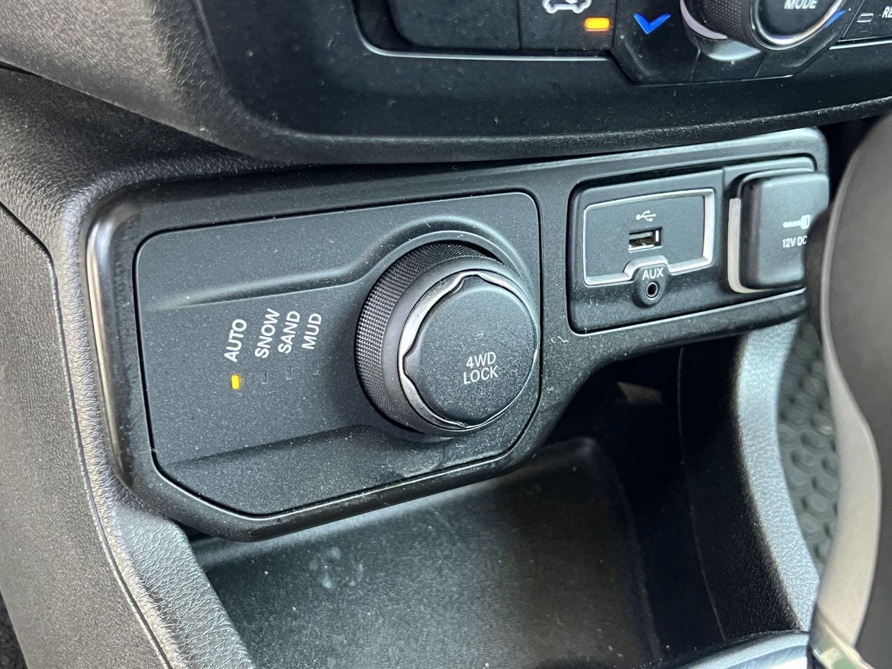Used 2023 Jeep Renegade Altitude w/ Convenience Group I AWD/4WD image 10