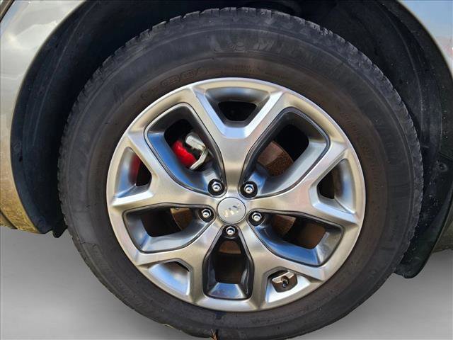 Used 2017 Kia Sorento SX image 4