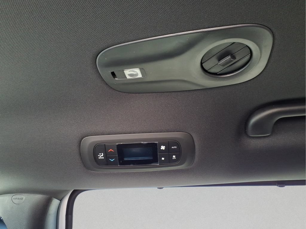New 2026 Chrysler Pacifica Select w/ S Appearance Package FWD image 15