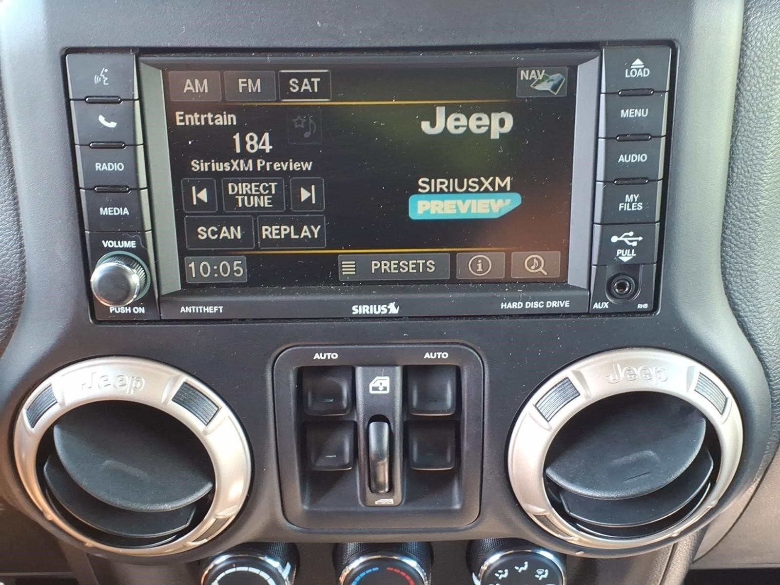 Used 2016 Jeep Wrangler Unlimited Sahara AWD/4WD image 18