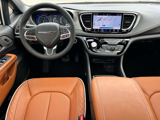New 2026 Chrysler Pacifica Pinnacle FWD image 14