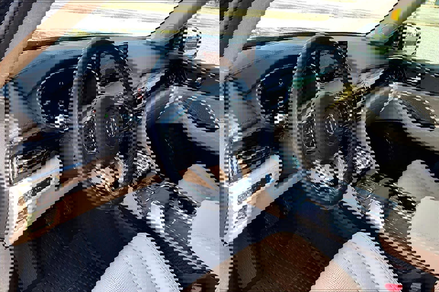 Used 2023 Acura MDX SH-AWD w/ Advance Package image 18