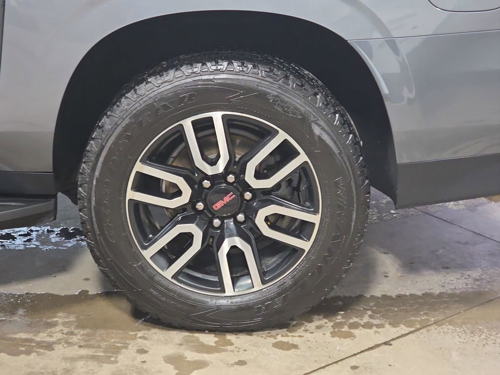 Used 2021 GMC Yukon XL AT4 image 34
