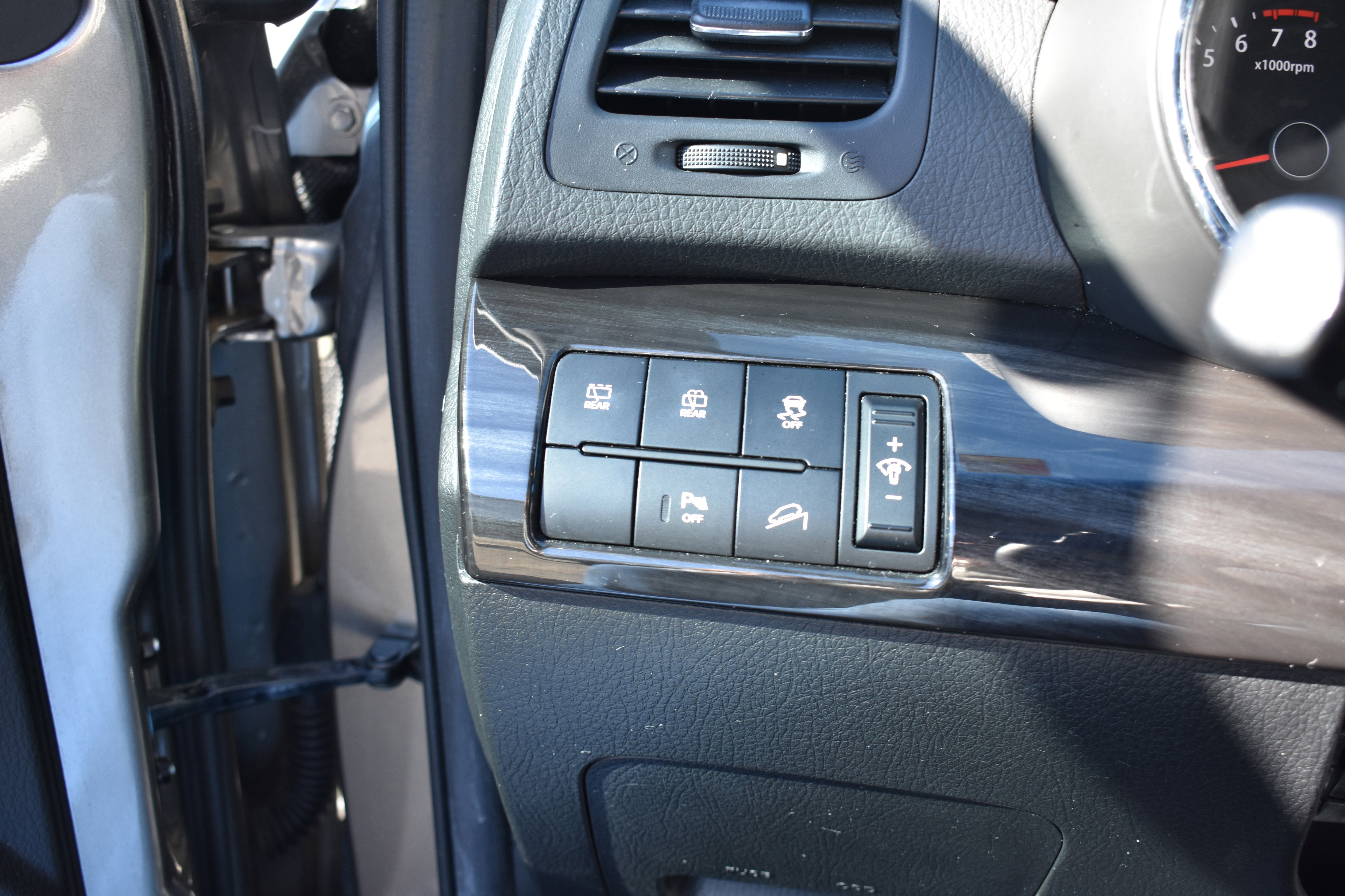 Used 2013 Kia Sorento SX w/ SX Premium Pkg image 18